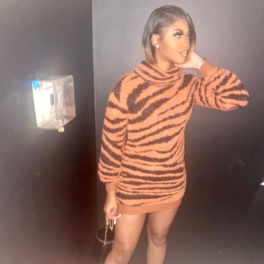 MINI DRESS